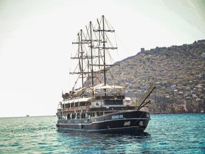 Alanya Pirate Boat Tour