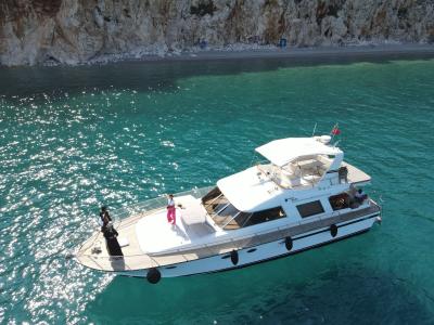 Private Waterfall & Island Yacht Tour