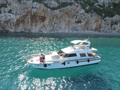 Private Waterfall & Island Yacht Tour