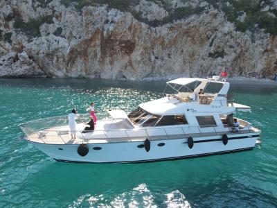 Private Waterfall & Island Yacht Tour